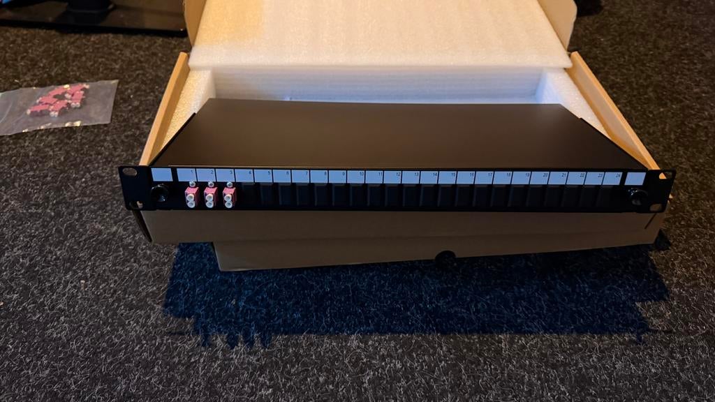 19 inch Rack Glasvezel Lade - Nieuw in doos, Computers en Software, Ophalen of Verzenden, Nieuw