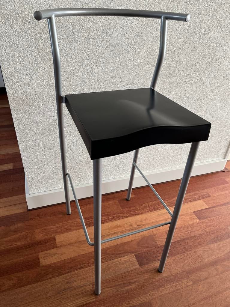 Kartell Dr.Glob no. 4862 barkruk (2 stuks)/zwart-zilver, Huis en Inrichting, Barkrukken, Ophalen, Gebruikt, Met voetsteun, 90 cm of meer