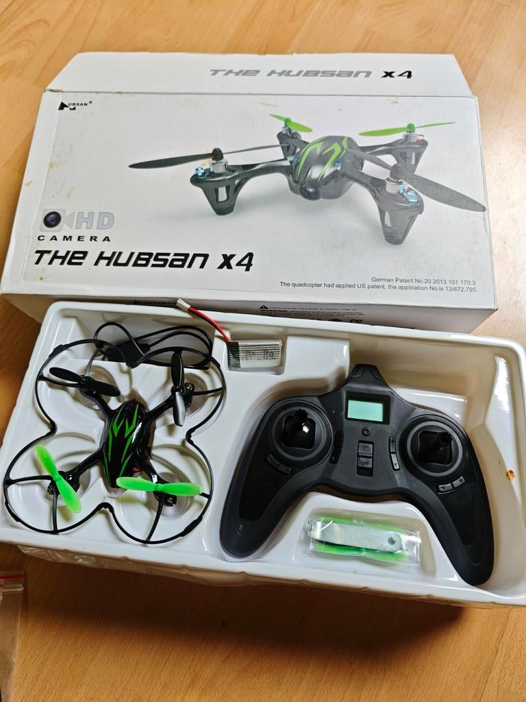 Hubsan X4 drone met HD camera en afstandsbediening, Audio, Tv en Foto, Drones, Ophalen, Gebruikt, Basiskwaliteit, Verlichting