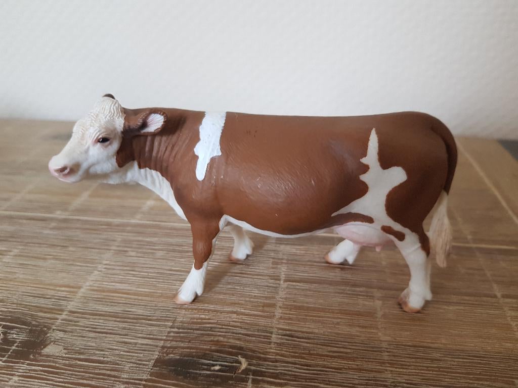 Schleich 13641 Farm World Simmentaler koe uit 2009, Verzamelen, Speelgoed, Ophalen of Verzenden, Zo goed als nieuw