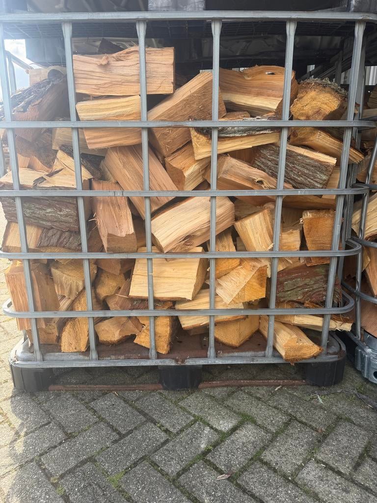 Vers gekloofd Moeras Cyprus met conifeer brandhout, Tuin en Terras, Haardhout, 6 m³ of meer, Ophalen, Overige houtsoorten, Blokken