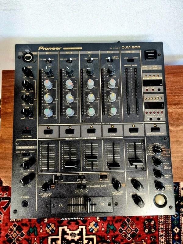 9988: Pioneer DJM-600 Professional 4-Channel DJ Mixer, Ophalen of Verzenden, Gebruikt, Minder dan 5 kanalen
