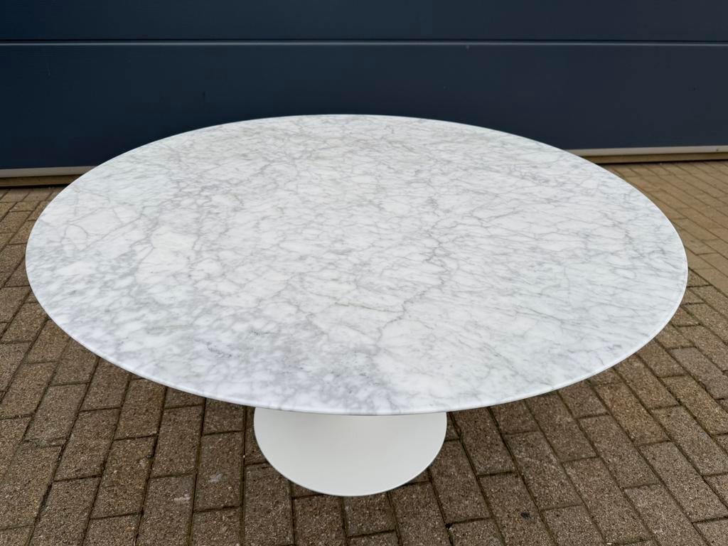 Originele marmeren ronde Knoll Tulip lounge tafel (120cm), Huis en Inrichting, Ophalen of Verzenden, Zo goed als nieuw, Ligne roset vitra sede artifort leolux b&b italia cassina edra