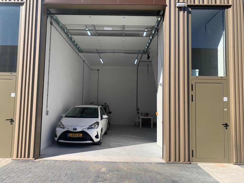 Te koop/ te huur bedrijfs kantoorruimte, Bedrijfsruimte