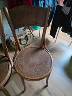 Houten stoel met bewerkte zitting, Ophalen