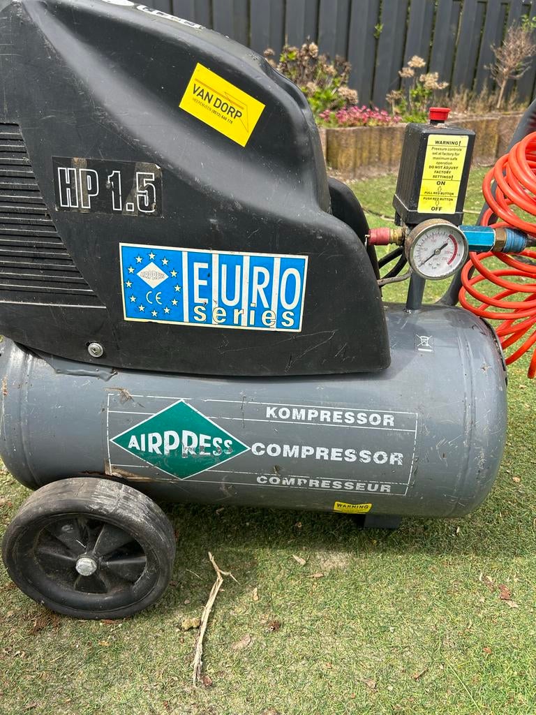 Airpress Compressor HP 1.5 Euro Series, Doe-het-zelf en Verbouw, Compressors, Gebruikt, 6 tot 10 bar, Ophalen of Verzenden, Minder dan 200 liter/min