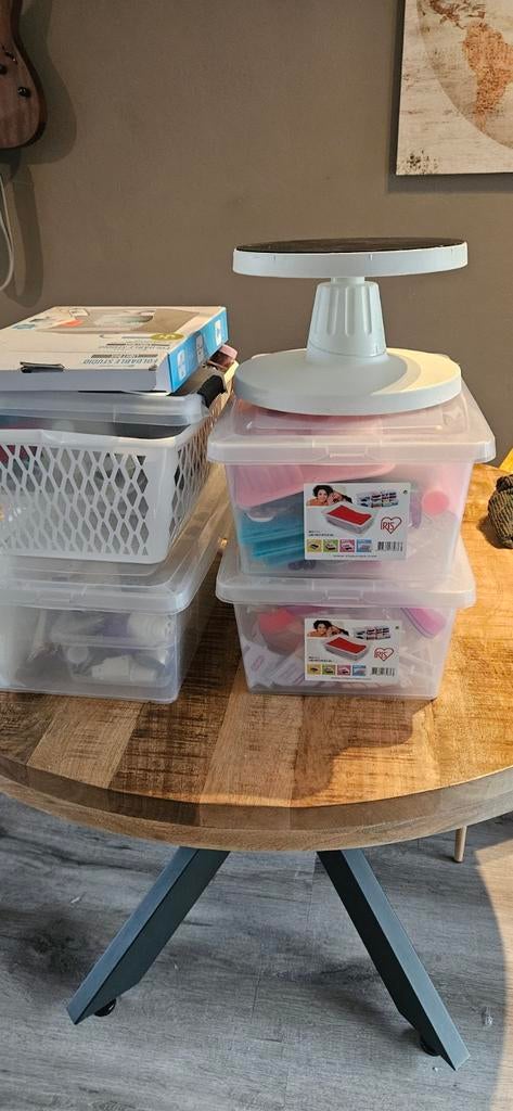 Bakbenodigdheden set: draaiplateau, uitstekers, mallen, Ophalen of Verzenden, Gebruikt, Taarten of Cupcakes, Overige typen