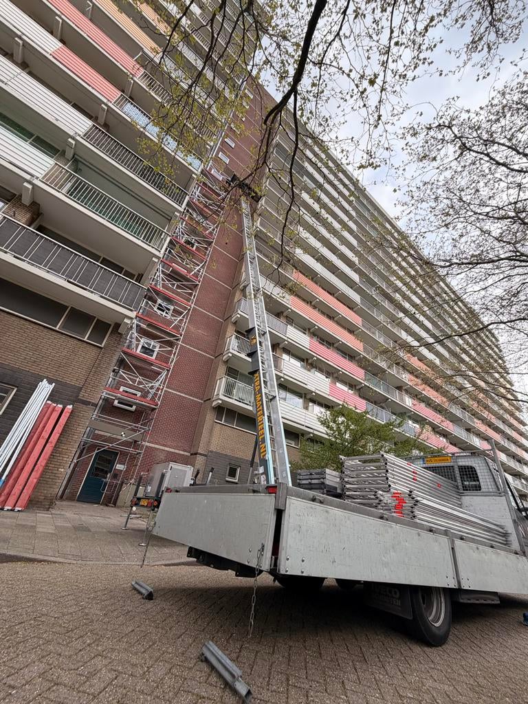 Te huur blitz steiger materiaal (aluminium), Doe-het-zelf en Verbouw, Steigers, Ophalen of Verzenden, Gebruikt, Gevelsteiger, 5 meter of hoger