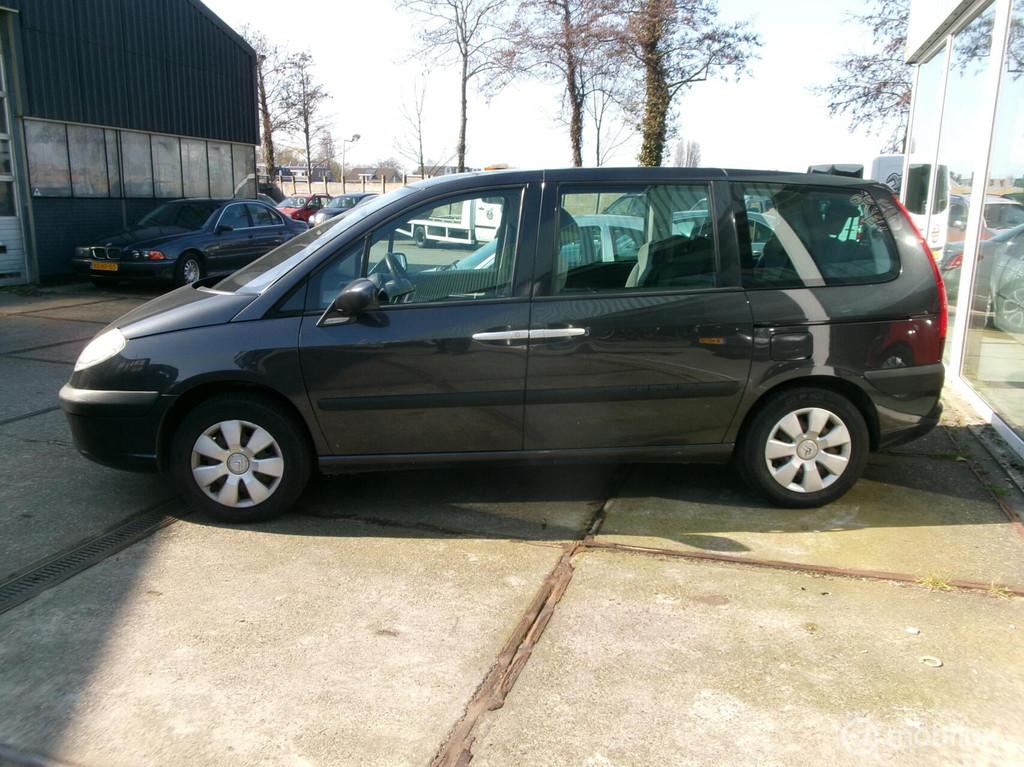 Citroen C8 2.0-16V Ligne Prestige 7 persoons MOTORSCHADE .!, Auto's, Citroën, Voorwielaandrijving, Gebruikt, 4 cilinders, Bedrijf