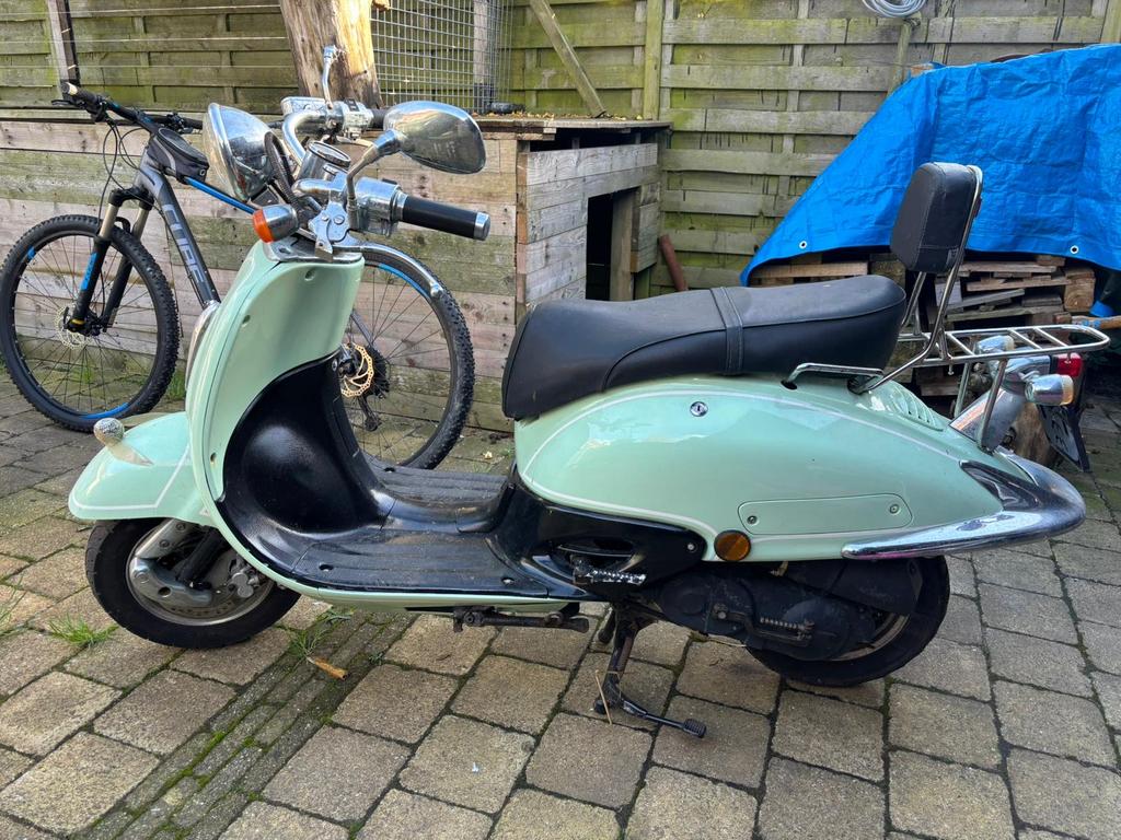 Gebruikte brommer, Ophalen, Gebruikt