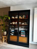 Woood James vitrinekast – zwart met hout | nette staat, Ophalen, 100 tot 150 cm, 200 cm of meer, Zo goed als nieuw