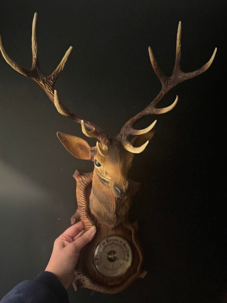 Vintage barometer hertenkop jaar 60/70 kunststof Alpen kitch, Antiek en Kunst, Curiosa en Brocante, Ophalen of Verzenden