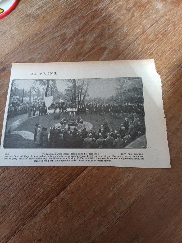 Knipsel Woerden gedenkteken departement van oorlog 1923, Verzamelen, Tijdschriften, Kranten en Knipsels, Ophalen of Verzenden
