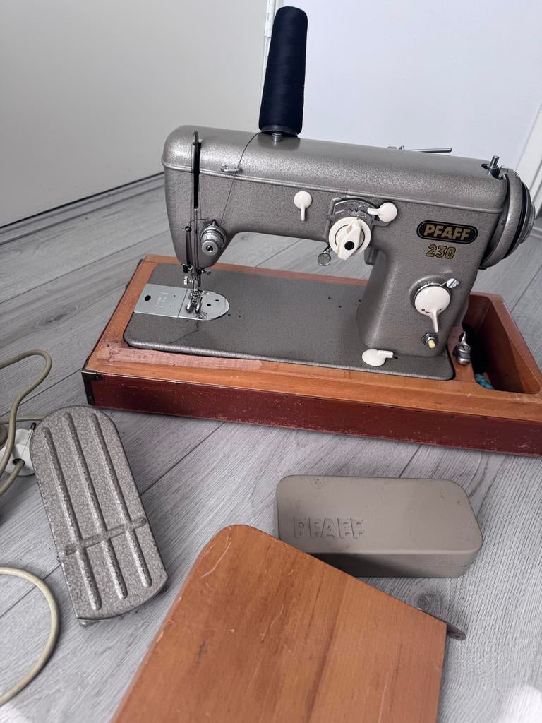 Pfaff 230 naaimachine, Hobby en Vrije tijd, Naaimachines en Toebehoren, Ophalen of Verzenden, Gebruikt, Naaimachine, Pfaff