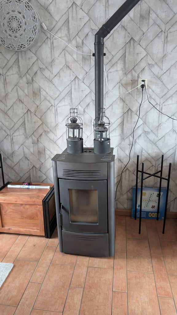 Vloerplaat RVS voor kachel, 600x600mm. Zwart gepoedercoate vloerplaat