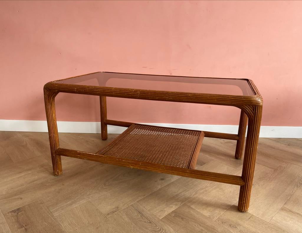 Vintage salontafel rotan met rookglas jaren '70, Huis en Inrichting, Tafels | Salontafels, Ophalen, Gebruikt, 50 tot 75 cm, 50 tot 100 cm