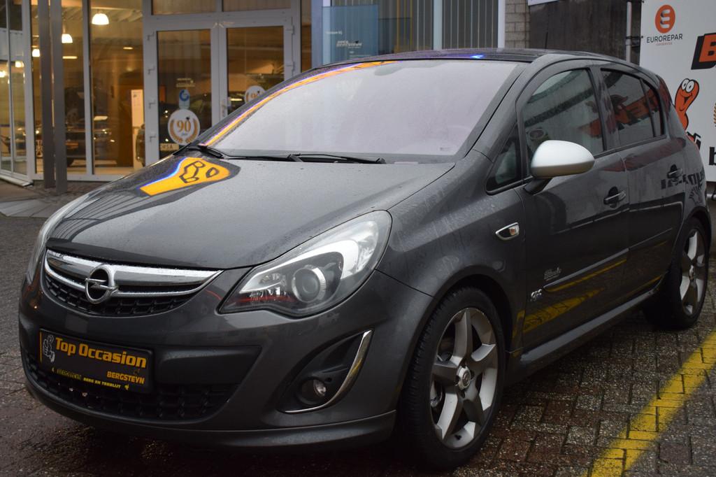 Opel Corsa 1.4-16V Cosmo (bj 2012), Voorwielaandrijving, Gebruikt, Navigatiesysteem, 4 cilinders