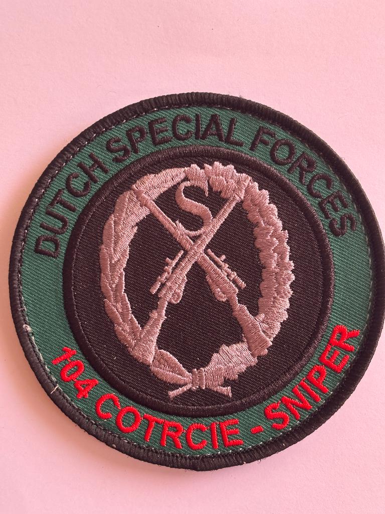 KCT sniper badge COTR CIE 104, Verzamelen, Verzenden, Landmacht, Nederland, Kleding of Schoenen