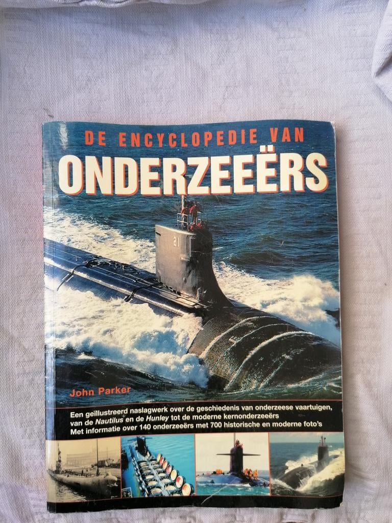 De Encyclopedie van Onderzeeërs - John Parker, Gelezen, John Parker, Ophalen of Verzenden, Los deel