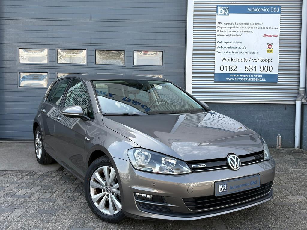 Volkswagen Golf 1.0 TSI Business Edition Connected 2016 |Cru, Voorwielaandrijving, Stof, 23 km/l, Origineel Nederlands