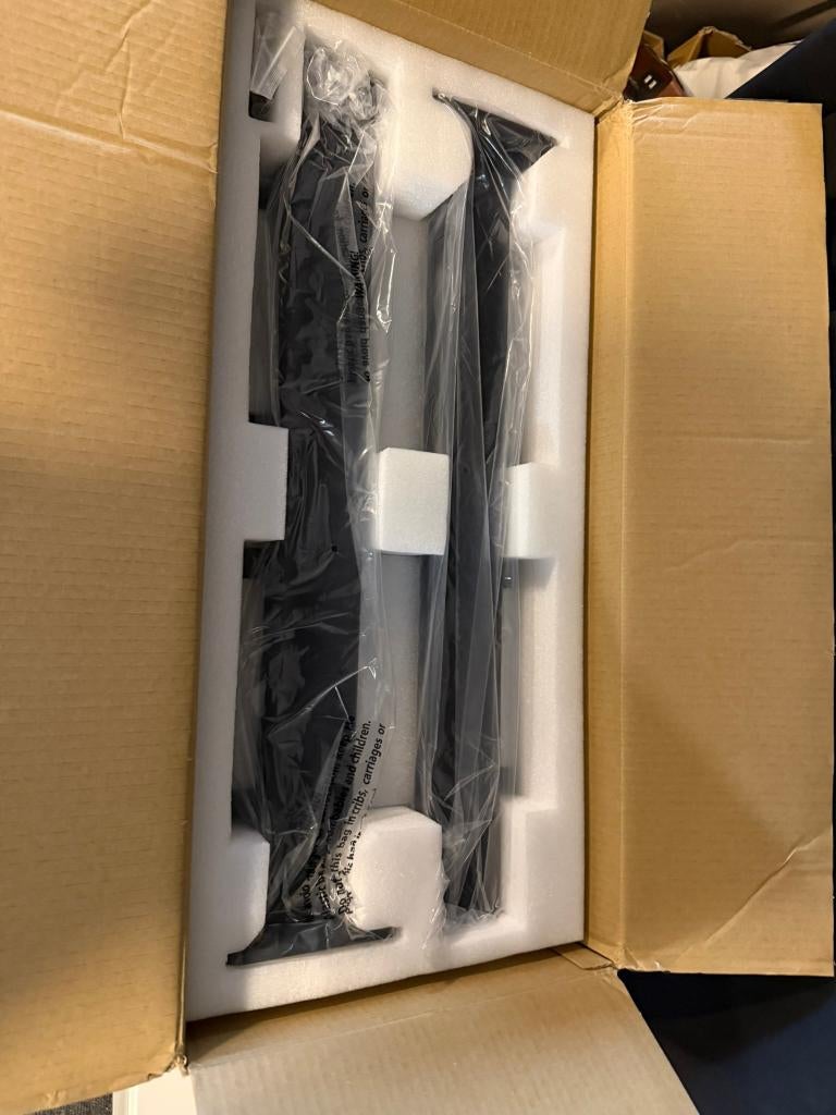 KEF S1 Floor Stand - LSX II(LT) - Grijs & Wit - NIEUWSTAAT, Audio, Tv en Foto, Luidsprekers, Zo goed als nieuw, Front, Rear of Stereo speakers