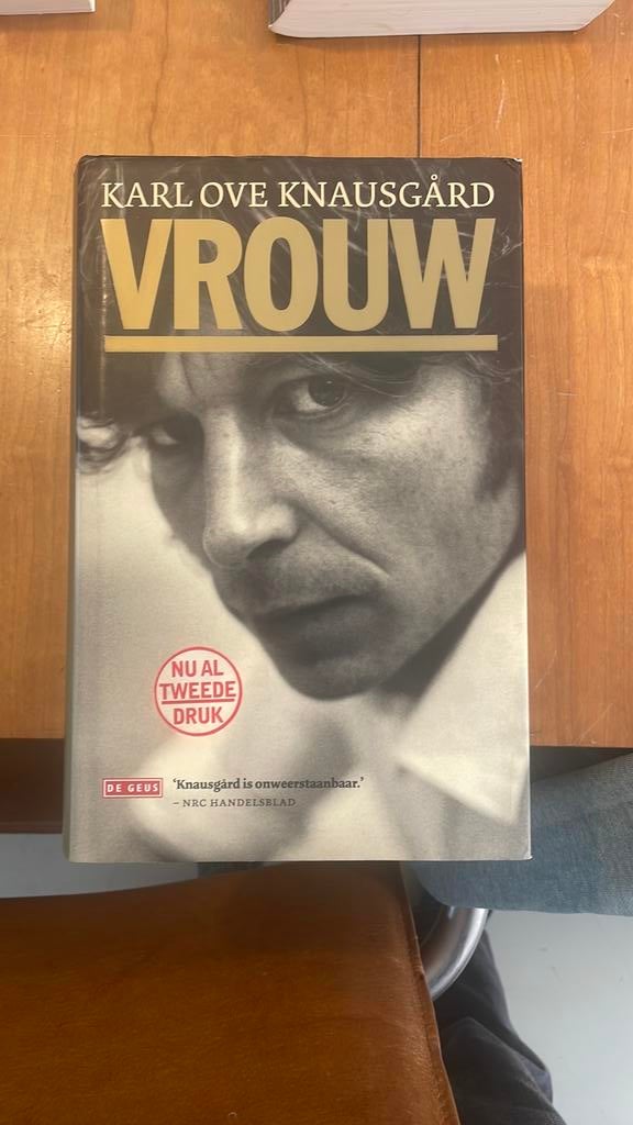 Karl Ove Knausgård - Vrouw, Boeken, Ophalen of Verzenden, Zo goed als nieuw, Karl Ove Knausgård