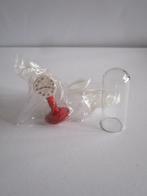 poppenhuis klokje in glazenstolpje rood, Ophalen of Verzenden, Zo goed als nieuw, Decoratie