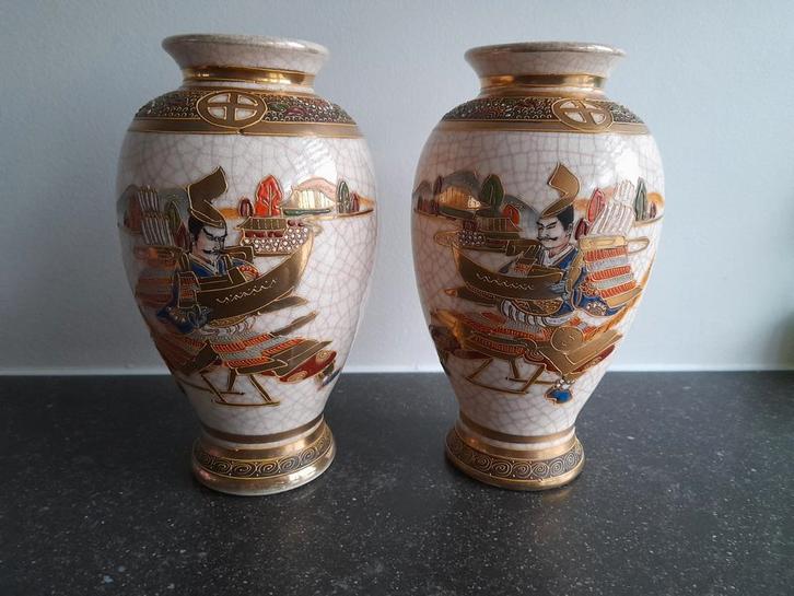 Twee Japanse satsuma vazen, Antiek en Kunst, Antiek | Vazen, Ophalen
