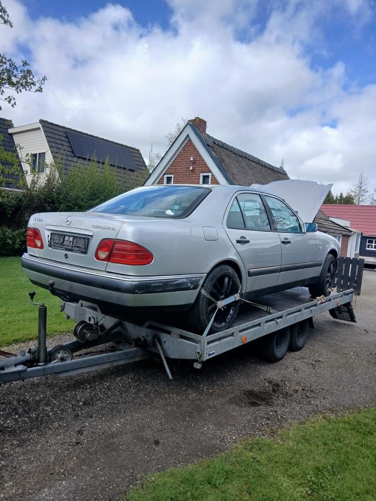 Mercedes Benz W210 E300 1998 voor onderdelen demontage, Ophalen of Verzenden, Mercedes Benz, X, Duitsland