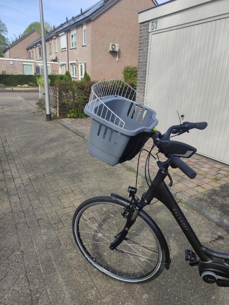 Te koop fietsmand (hond/kat), Fietsen en Brommers, Fietsaccessoires | Fietsmanden, Ophalen of Verzenden, Zo goed als nieuw, Fietsmand