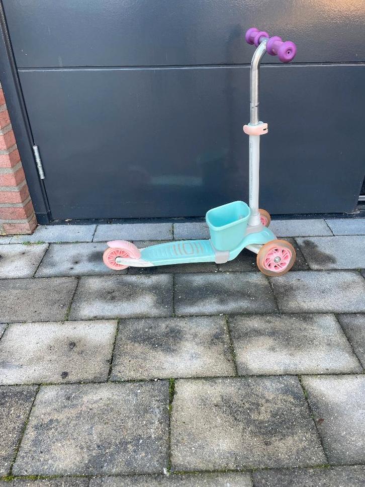 KIJK SNEL !! Leuke step met lichtgevende wielen, Kinderen en Baby's, Speelgoed | Buiten | Voertuigen en Loopfietsen, Gebruikt