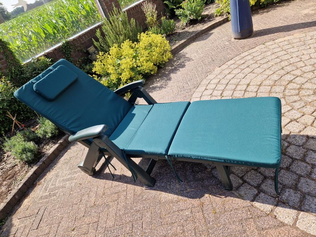 Mooi ligbed met dek., Ophalen, Zo goed als nieuw, Kunststof