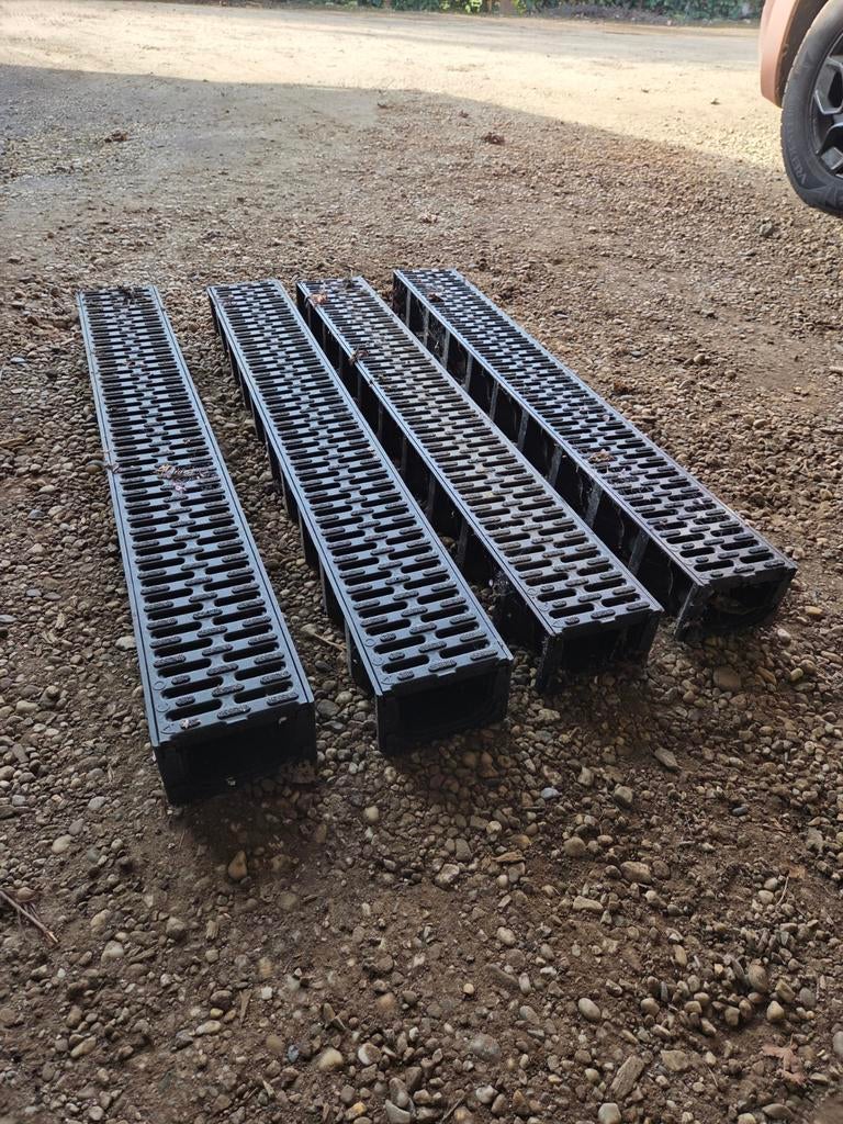 4x Afvoergoot met rooster - 1 meter lang, Tuin en Terras, Ophalen of Verzenden, Gebruikt