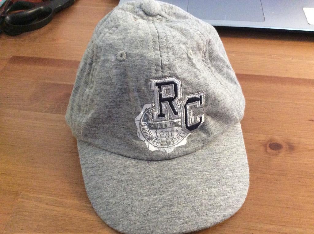 Leuke Pet Nieuw grijs met RC patch maat 74/80 merk: Cubus as, Kinderen en Baby's, Babykleding | Petten en Hoeden, Jongetje of Meisje