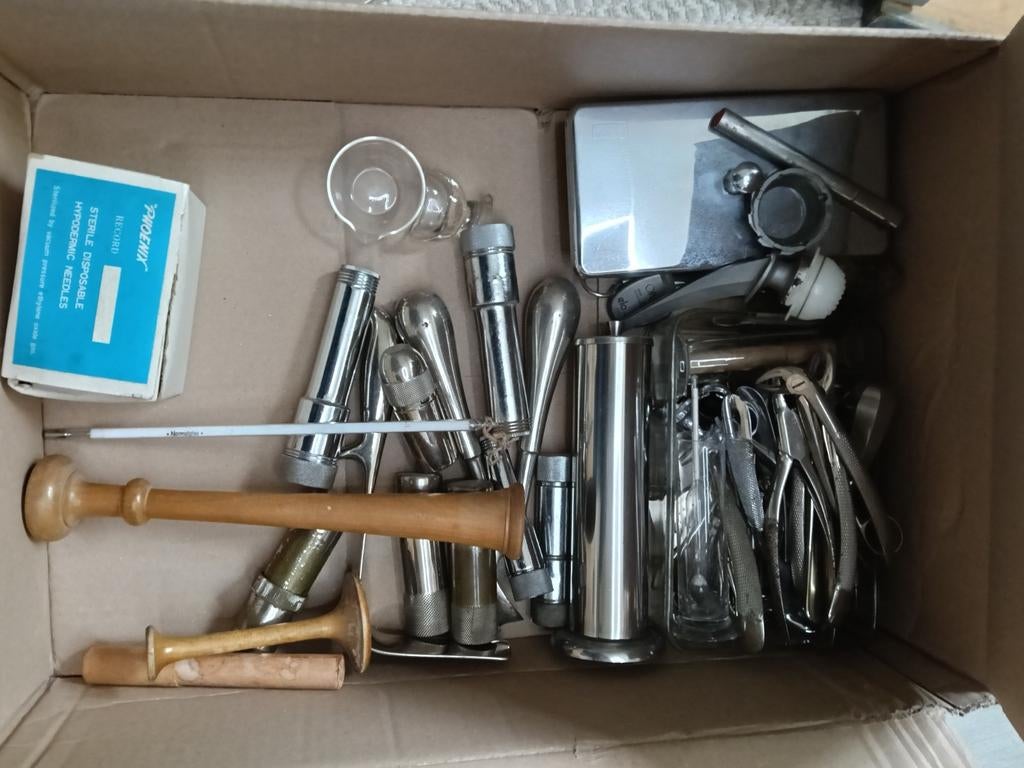 Grote partij oude medische instrumenten, Antiek en Kunst, Antiek | Gereedschap en Instrumenten, Ophalen