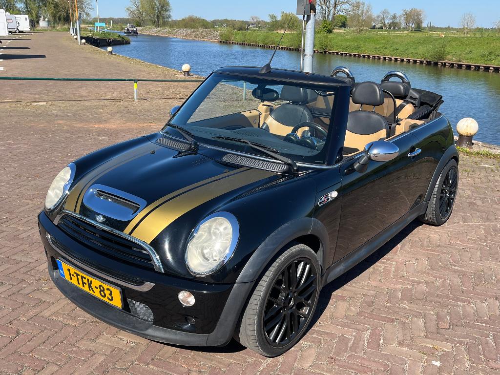 Mini 1.6 16V Cooper S Cabrio 2005 Zwart, Auto's, Voorwielaandrijving, Beige, 4 cilinders, Cabriolet