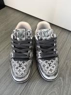 Louis Vuitton sneakers, Kleding | Dames, Schoenen, Ophalen of Verzenden, Nieuw, Grijs, Sneakers of Gympen