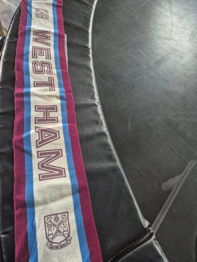WEST HAM UNITED, Ophalen of Verzenden, Zo goed als nieuw, Buitenlandse clubs, Vaantje of Sjaal