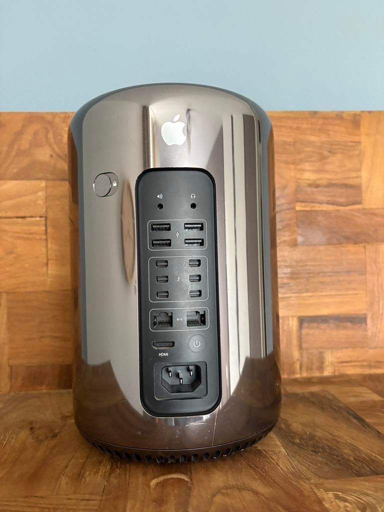 Mac Pro 8-Core Intel Xeon E5 D500 64GB 500GB SSD, Computers en Software, Apple Desktops, 64 GB of meer, Gebruikt, SSD, Ophalen of Verzenden