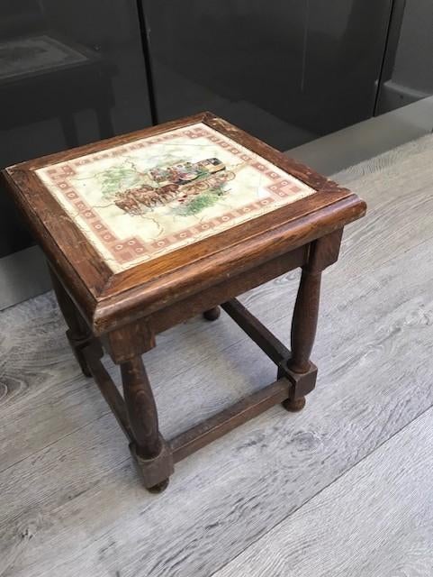 Bijzettafeltje met keramiek tegel, Huis en Inrichting, Tafels | Bijzettafels, 45 tot 60 cm, Minder dan 55 cm, Gebruikt, Ophalen of Verzenden