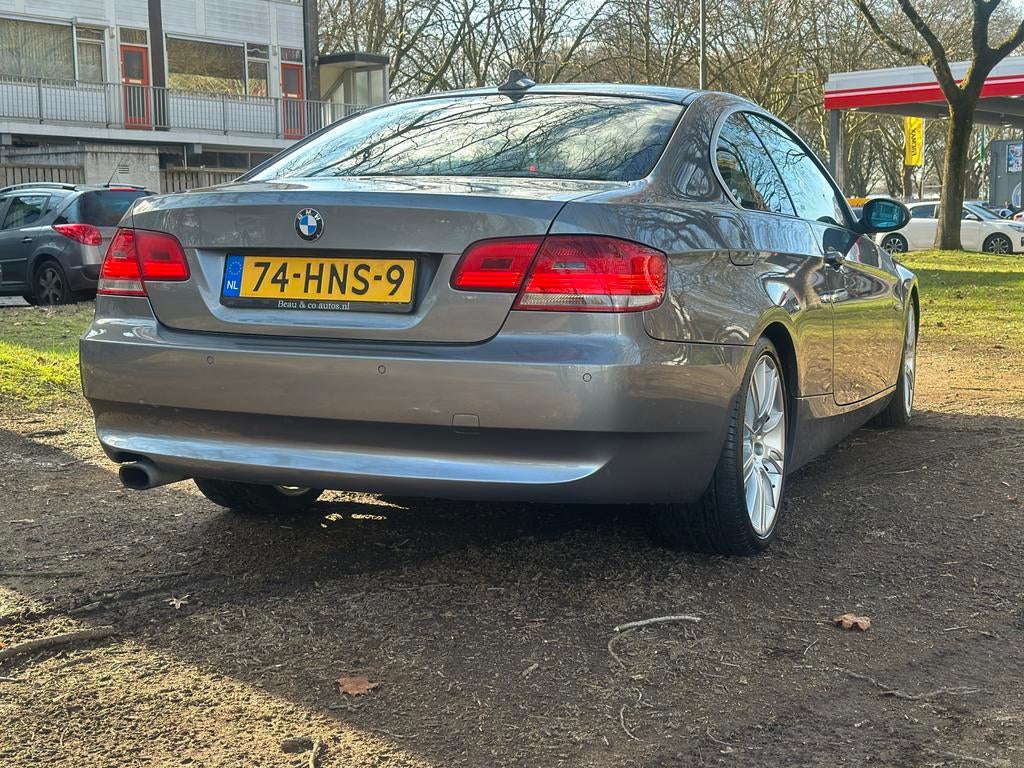 BMW 3-Serie 2.0 I 120KW 2009 Grijs, Auto's, BMW, Achterwielaandrijving, 1995 cc, 4 cilinders, 4 stoelen