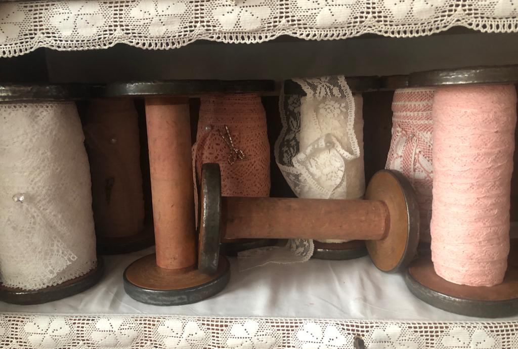 2 Grote brocante  houten industriele klossen- 24 Cm, Antiek en Kunst, Curiosa en Brocante, Ophalen of Verzenden