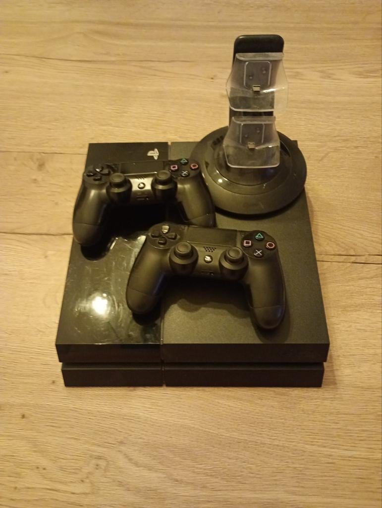 PlayStation 4-loading dock-2 controllers- 11 games, Spelcomputers en Games, Games | Sony PlayStation 4, Ophalen, Overige genres