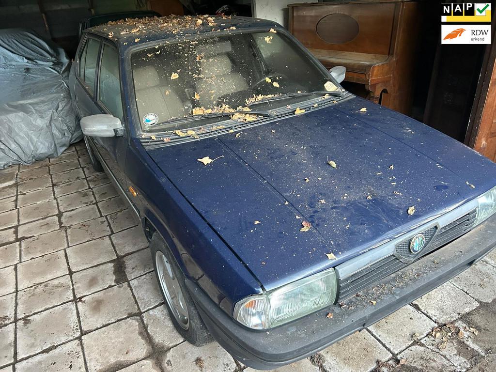 Alfa Romeo 33 1.3 S, Auto's, Voorwielaandrijving, Zwart, Blauw, Origineel Nederlands