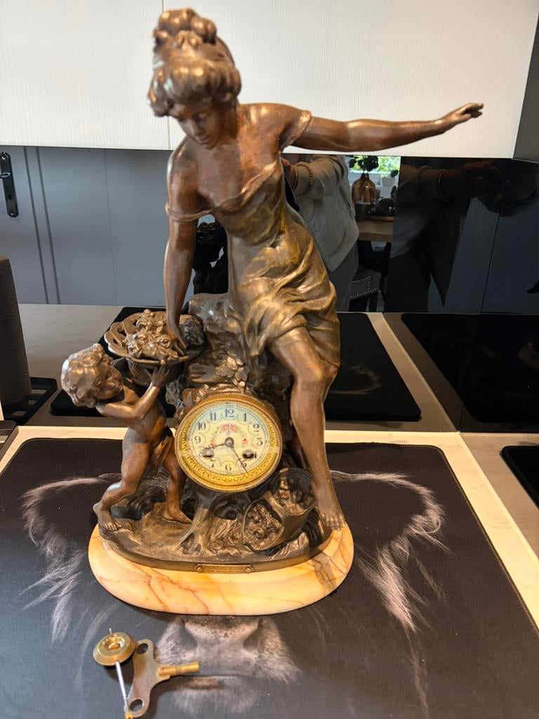 Prachtige Franse beelden pendule., Antiek en Kunst, Antiek | Klokken, Ophalen of Verzenden
