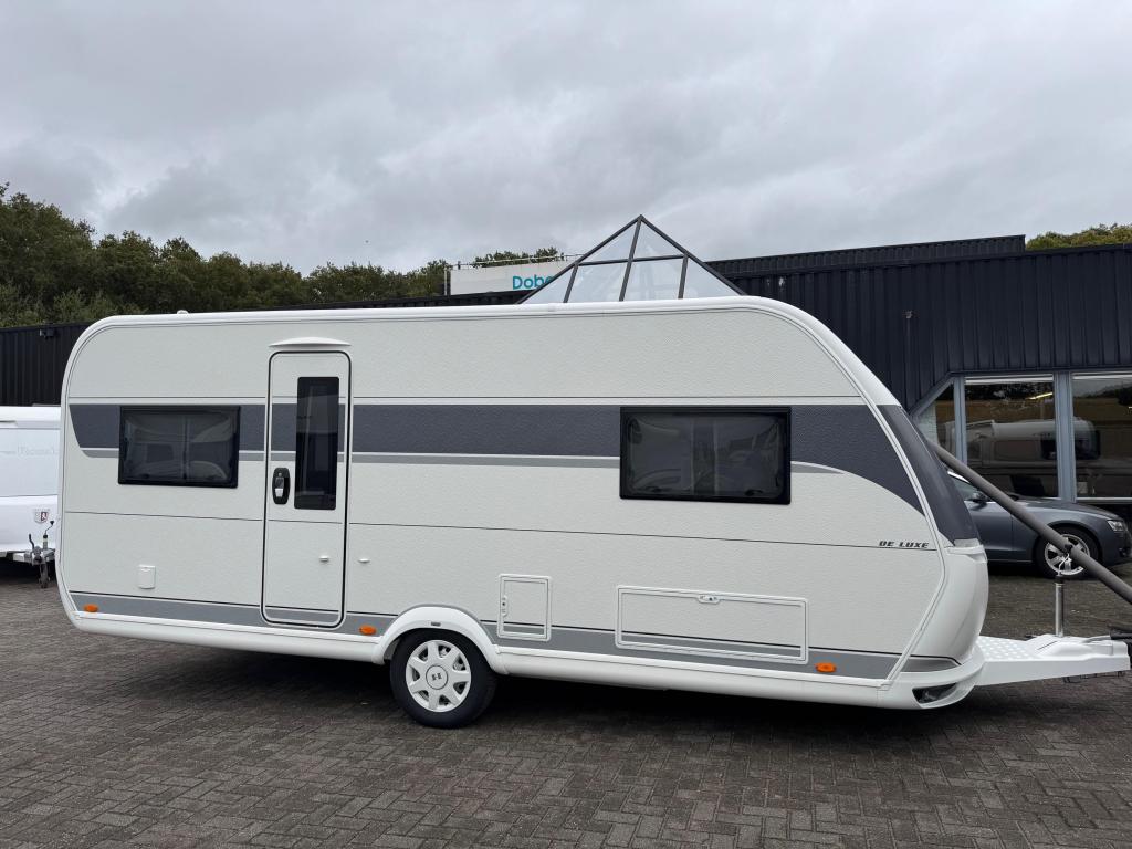 Hobby De Luxe 540 UL 2026 | Enkele bedden, Schokbreker, Rondzit, Hobby, Bedrijf