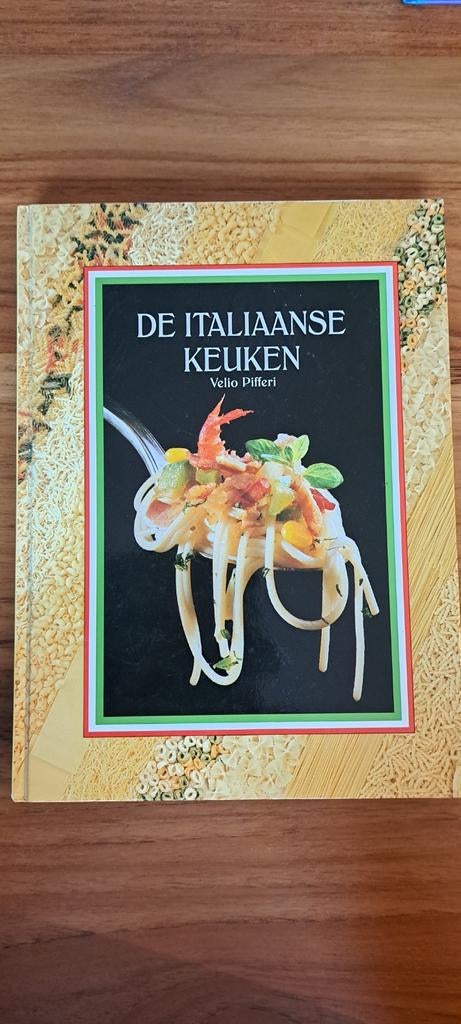 De Italiaanse keuken, Ophalen of Verzenden, Zo goed als nieuw, Italië