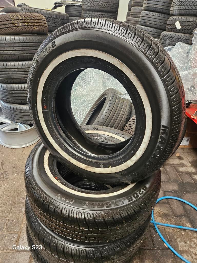 banden 225 65 16 8mm  205 75 15 8mm  225 35 19, Auto-onderdelen, Banden en Velgen, 19 inch, Ophalen of Verzenden, Band(en), Zomerbanden