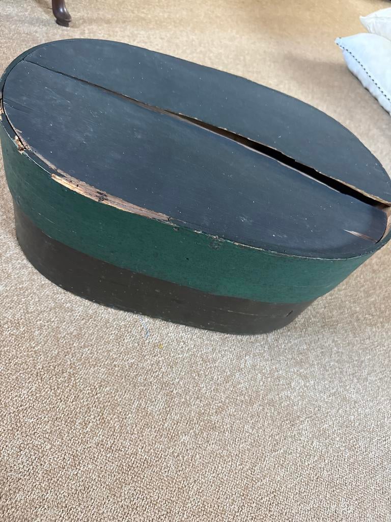 Antieke houten hoedendoos, ovaal, groen/zwart, Ophalen