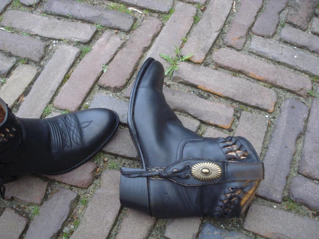 SENDRA BOHO IBIZA FESTIVAL ZWARTE LAARS 38 GRATIS VERZENDING, Verzenden, Zwart, Lage of Enkellaarzen, Sendra 38